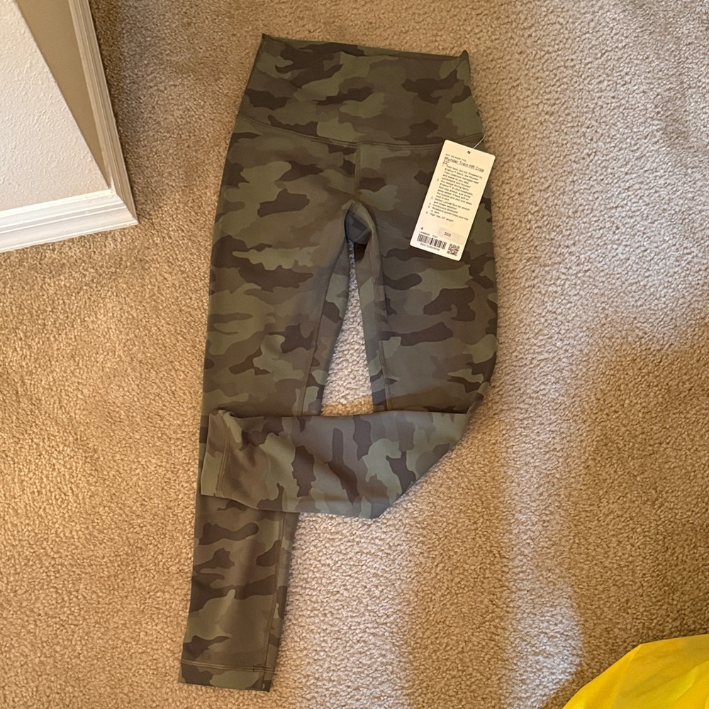 Lulu Wunder Train Crop 23”Leggings - Olive Camo NWT, Size 4